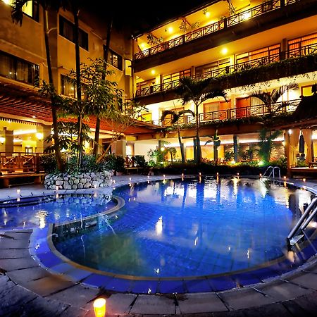 Sukajadi Hotel, Convention And Gallery Bandung Exterior foto